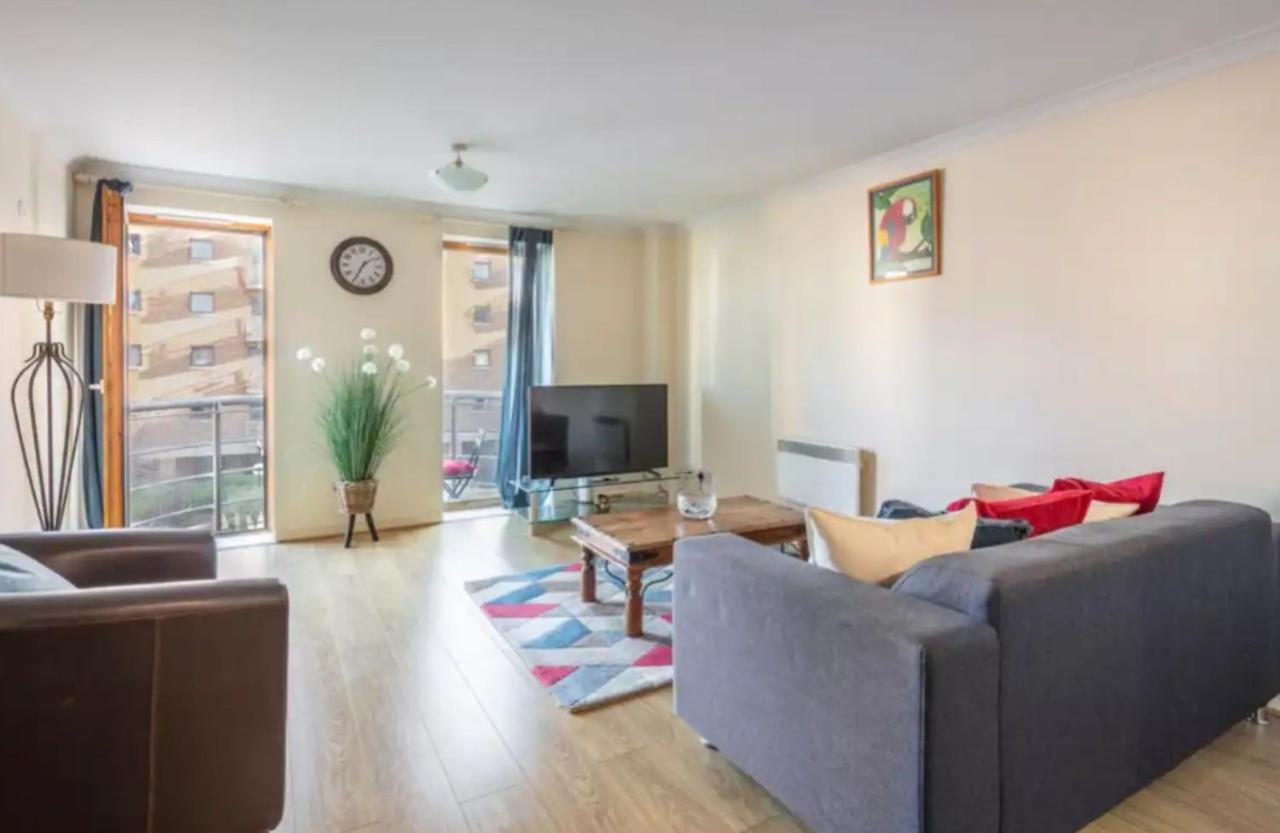1 Bedroom Flat With Free Parking Лондон Экстерьер фото
