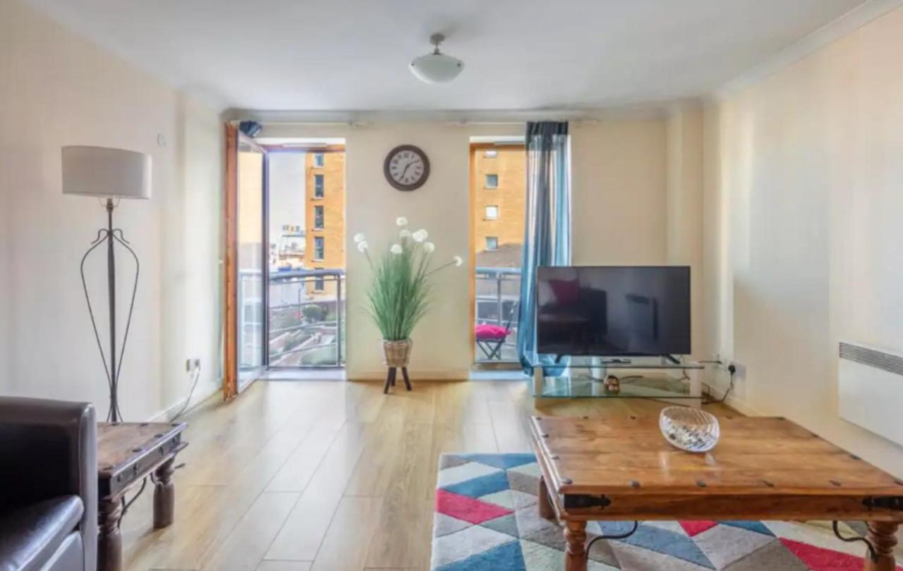 1 Bedroom Flat With Free Parking Лондон Экстерьер фото