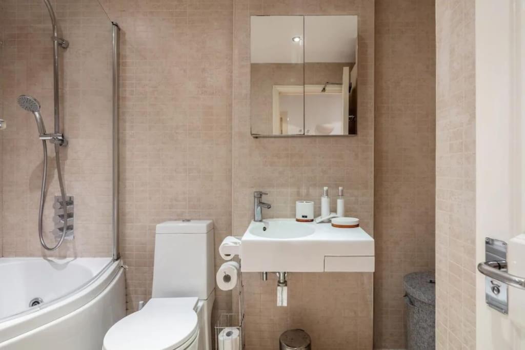 1 Bedroom Flat With Free Parking Лондон Экстерьер фото