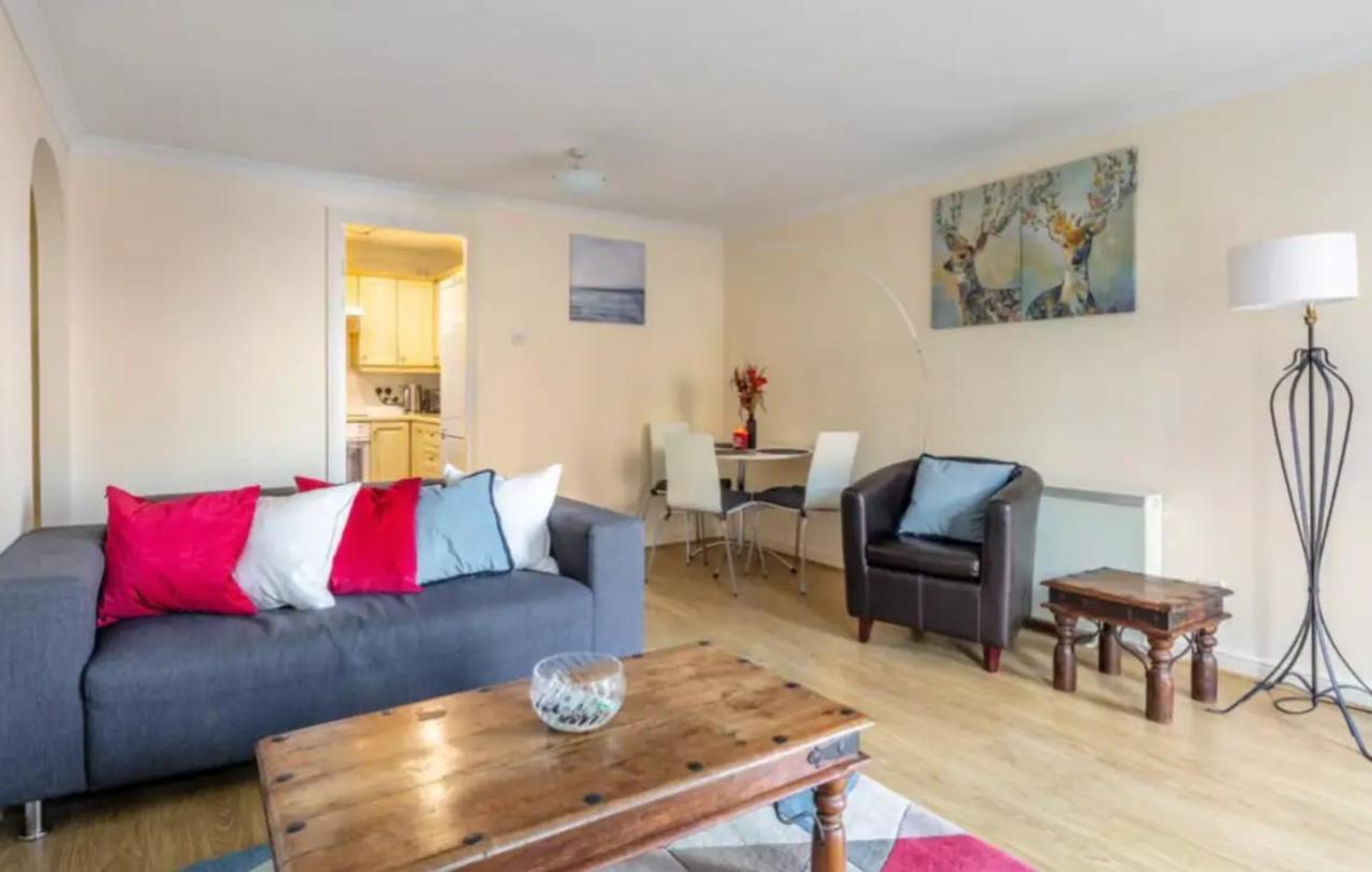 1 Bedroom Flat With Free Parking Лондон Экстерьер фото